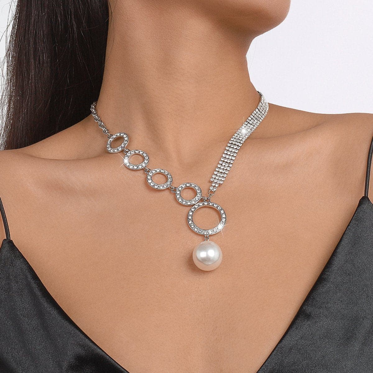 Rhinestone Irregular O Ring Pearl Necklace