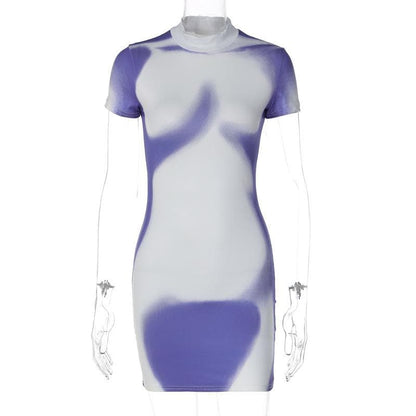 Kurzärmliges, hochgeschlossenes Minikleid mit kontrastierendem Bodyprint 