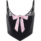 Top corto con scollo a U e schiena scoperta in pizzo patchwork con fiocco 