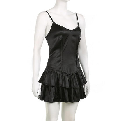 Rückenfreies, gerüschtes Camisole-Minikleid aus Satin mit V-Ausschnitt und Reißverschluss