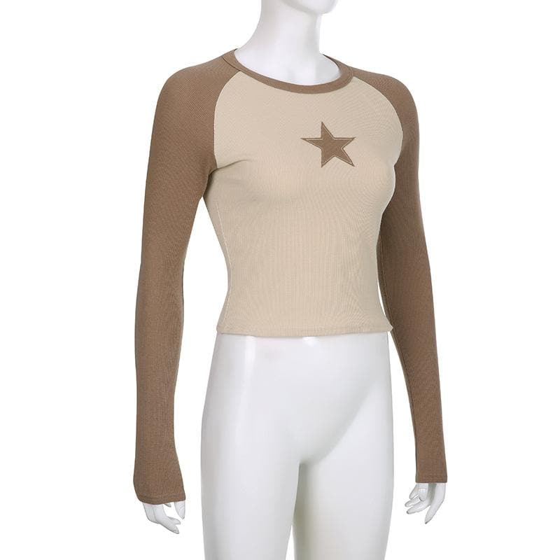 Maglia a maniche lunghe con scollo rotondo e coste a contrasto con patchwork di stelle 