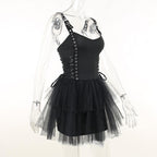 Rückenfreies, einfarbiges Minikleid mit Schnürung, gerüschter Netzschnalle