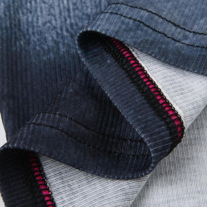 Top corto con scollo rotondo, maniche corte e applicazione a stella in stile tie-dye 