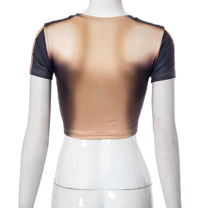 Kurzärmliges Crop-Top mit Rundhalsausschnitt und kontrastierendem Body-Muster 