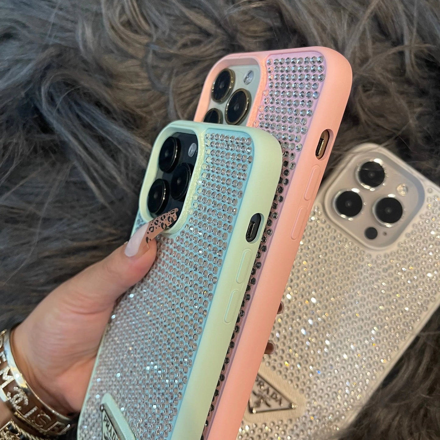Custodia a tracolla di design per iPhone